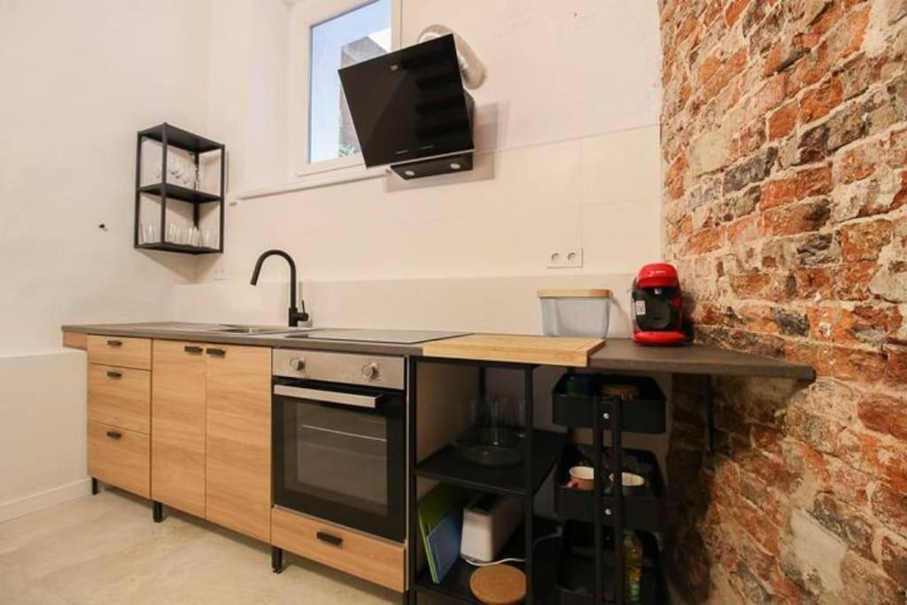 Vivienda En El Centro De Santander Apartment Exterior foto